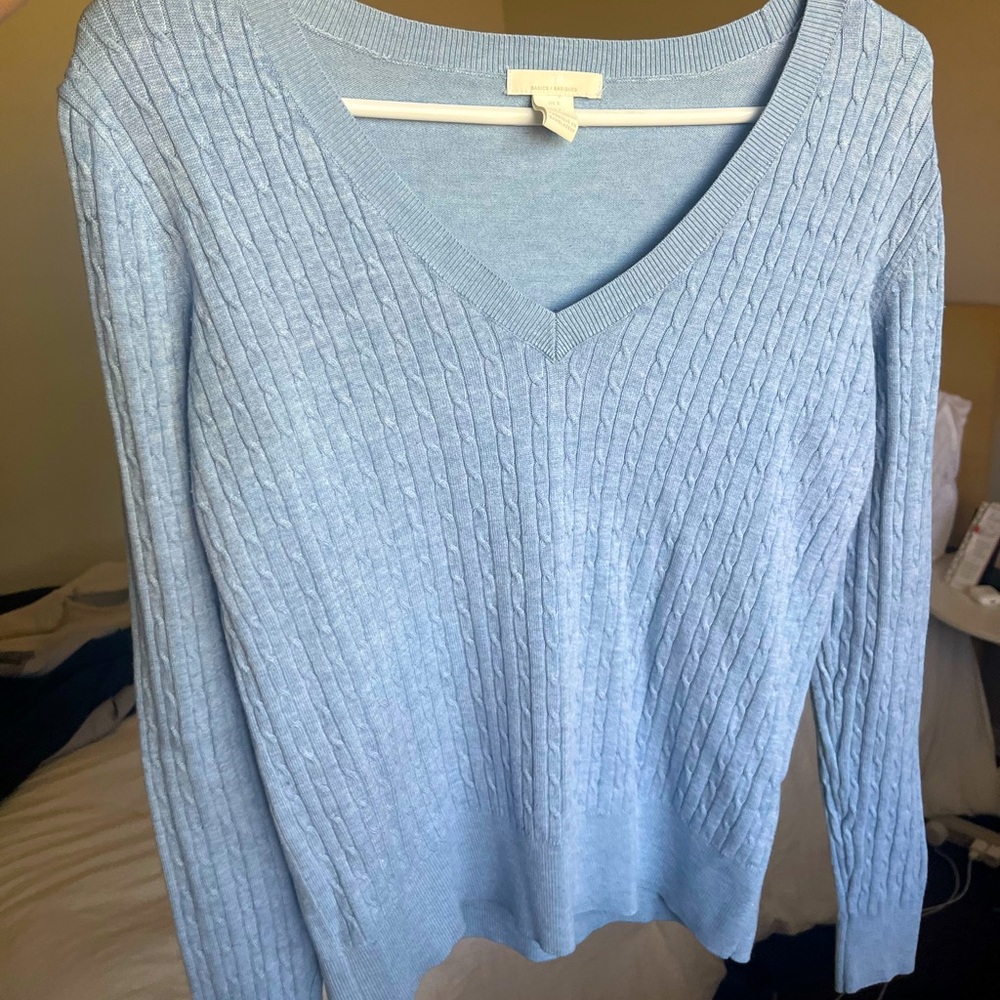 H&M V neck sweater